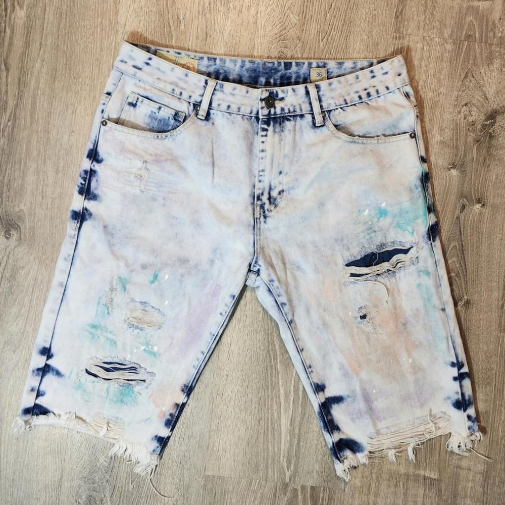 Smoke Rise Distressed Denim shorts. Men size 36